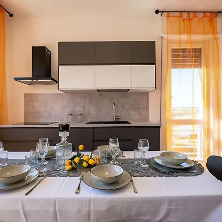 Biancaluna Esclusivo 130 Mq Apartmán San Salvatore (Genoa)