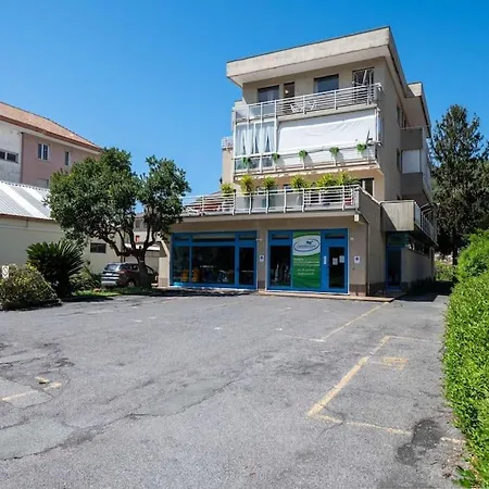 Biancaluna Esclusivo 130 Mq Apartmán San Salvatore (Genoa)